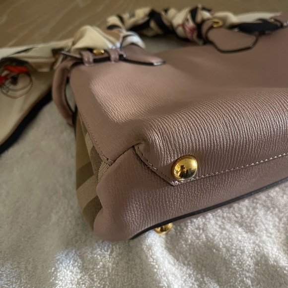 Burberry Derby Leather Small Banner Tote - Picture 10 of 11